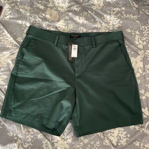 BANANA REPUBLIC DARK GREEN 38” SHORTS